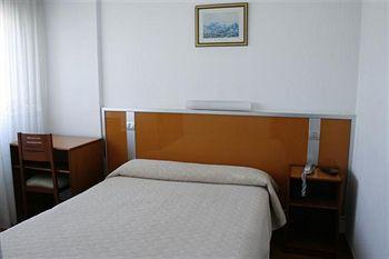 Hostal Liste Station A Coruna Exterior photo