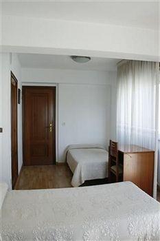 Hostal Liste Station A Coruna Exterior photo