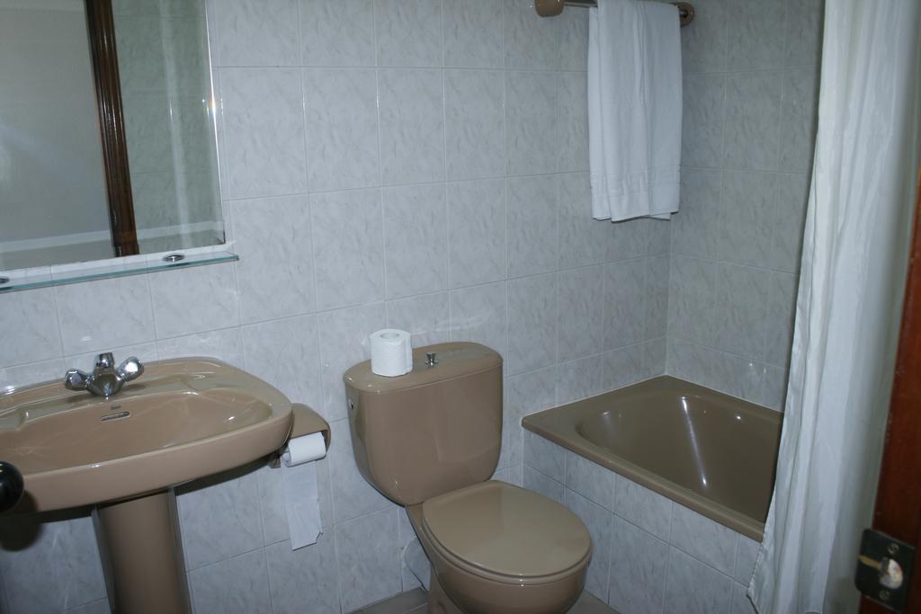 Hostal Liste Station A Coruna Room photo
