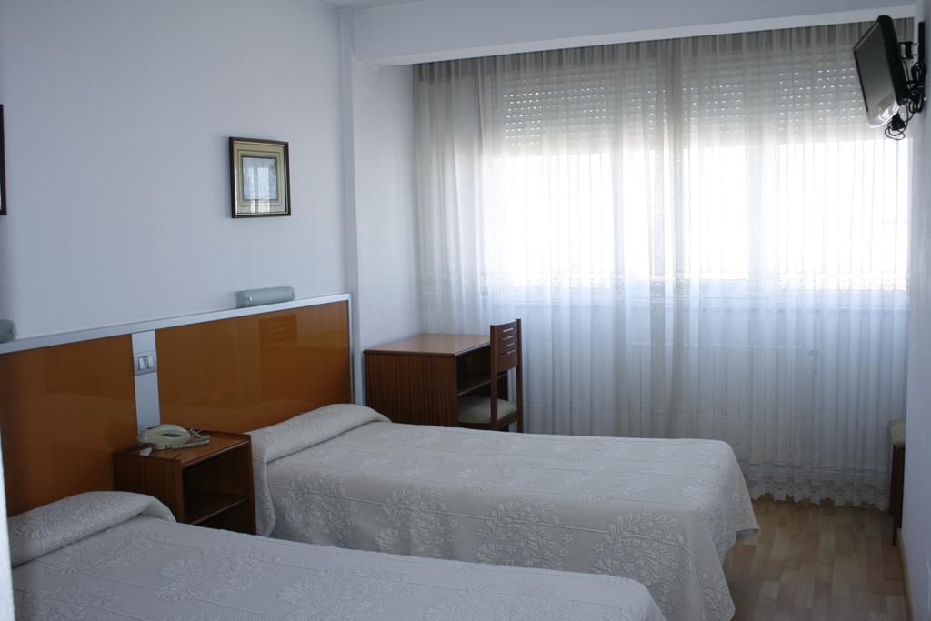 Hostal Liste Station A Coruna Room photo